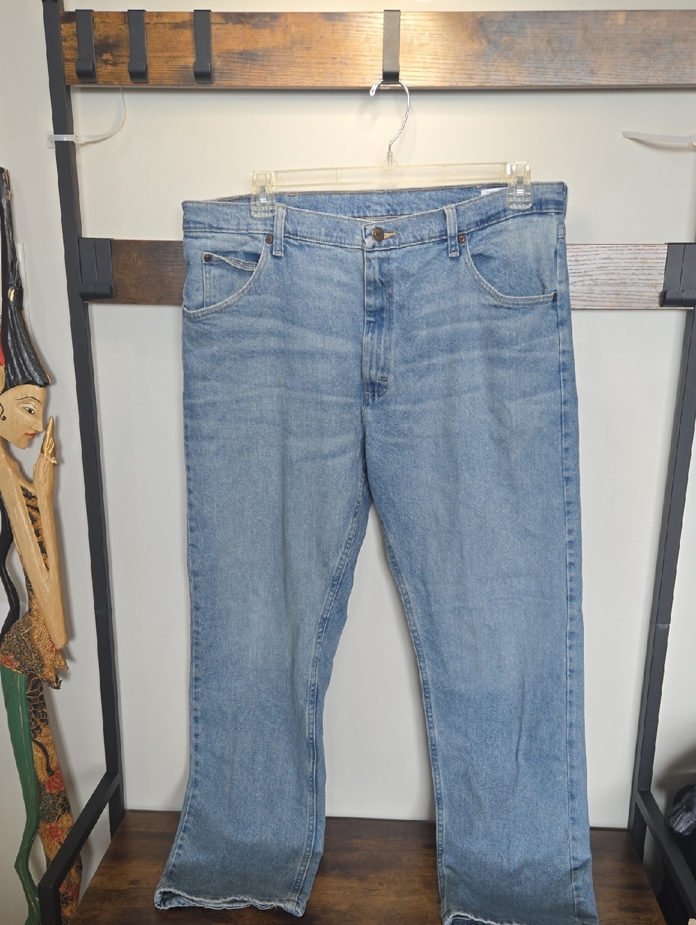 Wrangler Light Blue Relaxed Men’s Jeans